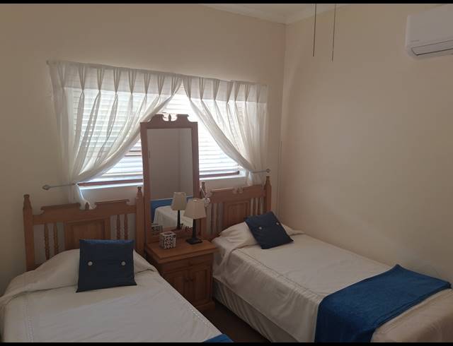 3 BEDROOM DUPLEX FOR SALE IN UVONGO BEACH